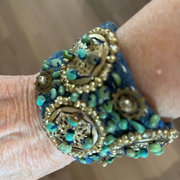 Handcrafted Cuff Bracelet with Turquoise Beads - Picture 1 of 10